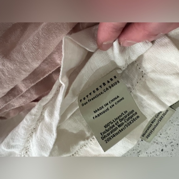 BUNDLE of POTTERY BARN 100% linen dining linens. - Picture 4 of 5